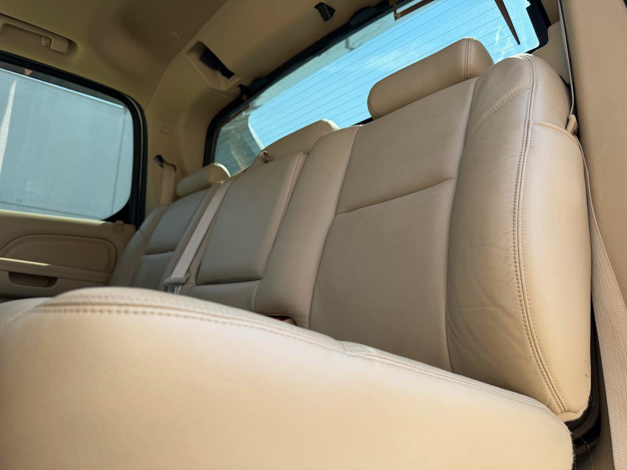 Used 2011 Cadillac Escalade EXT Luxury AWD/4WD image 9