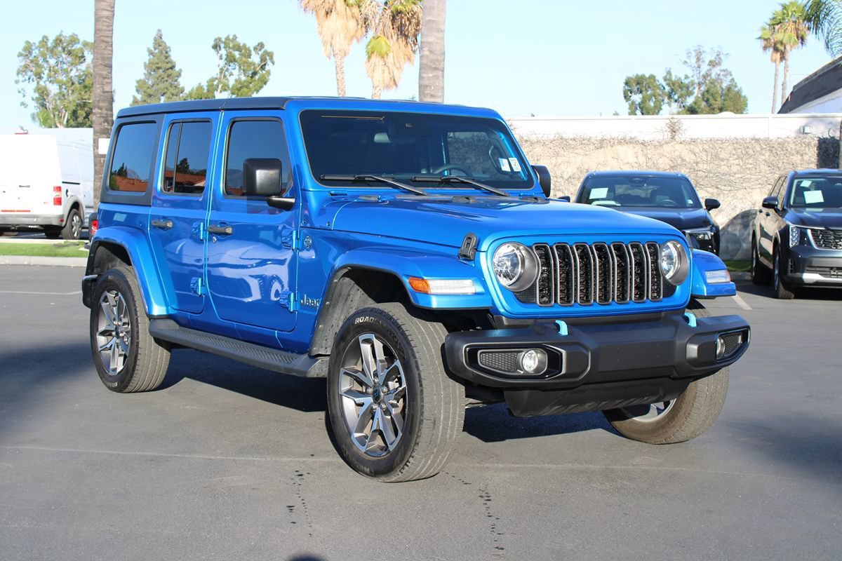 Used 2024 Jeep Wrangler Unlimited AWD/4WD image 27