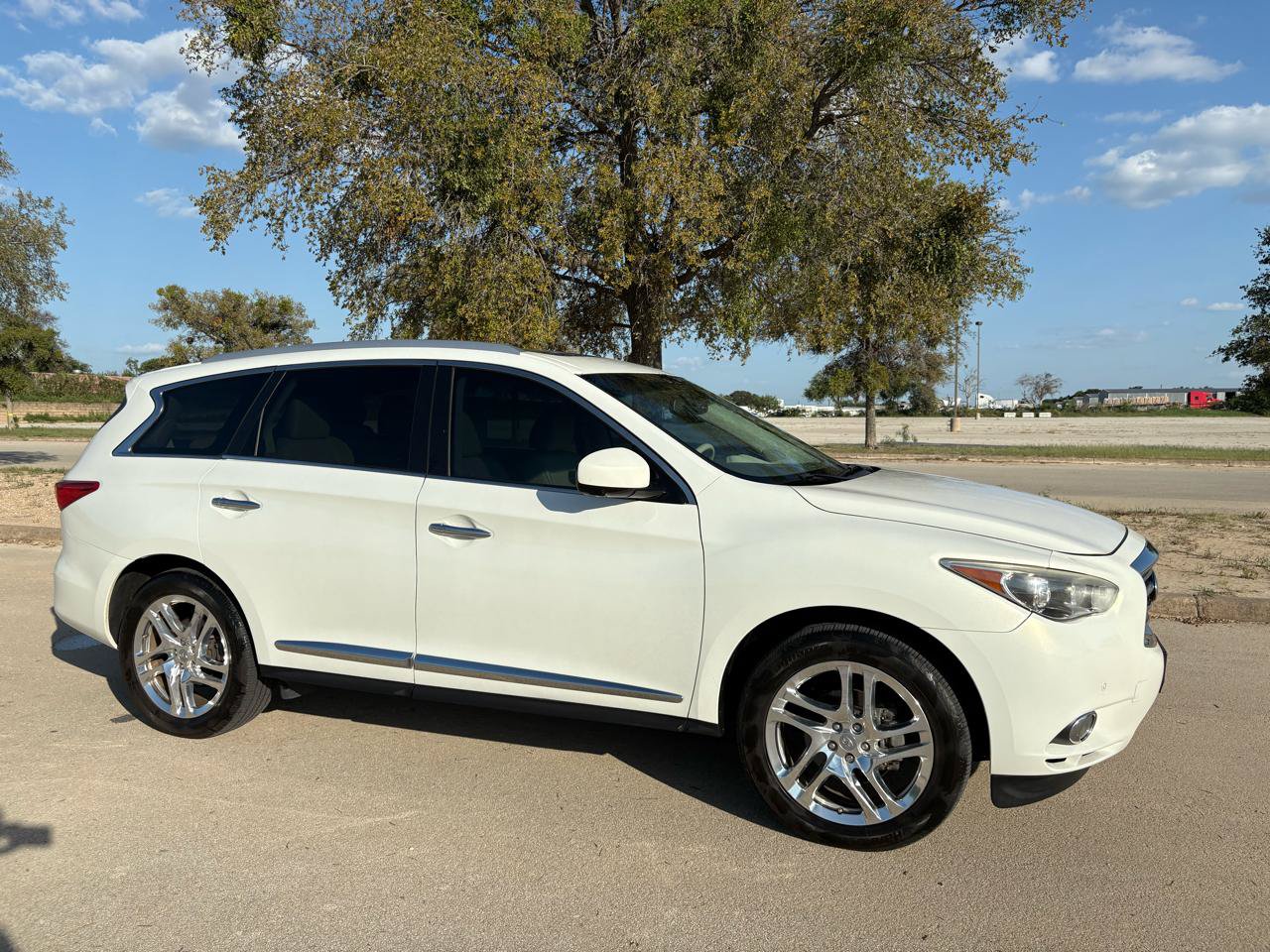Used 2013 INFINITI JX35 AWD w/ Premium Pkg image 19