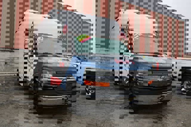 Used 2004 Chevrolet Express 3500 w/ Chrome Appearance Package image 2