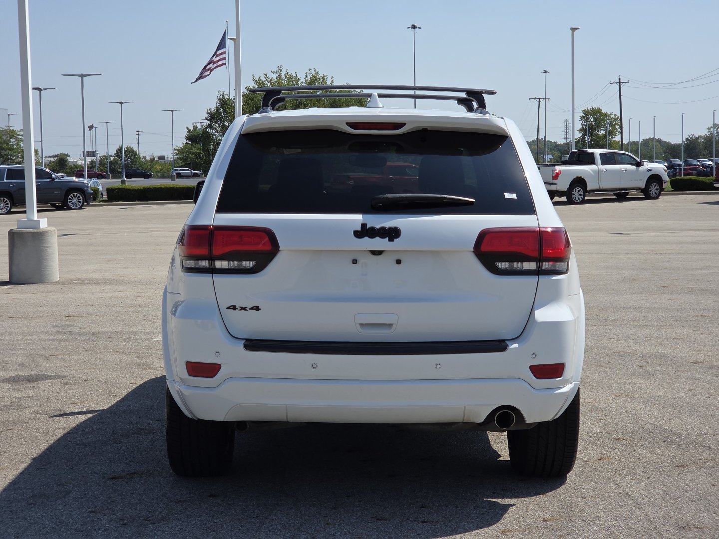 Used 2019 Jeep Grand Cherokee Altitude AWD/4WD image 17