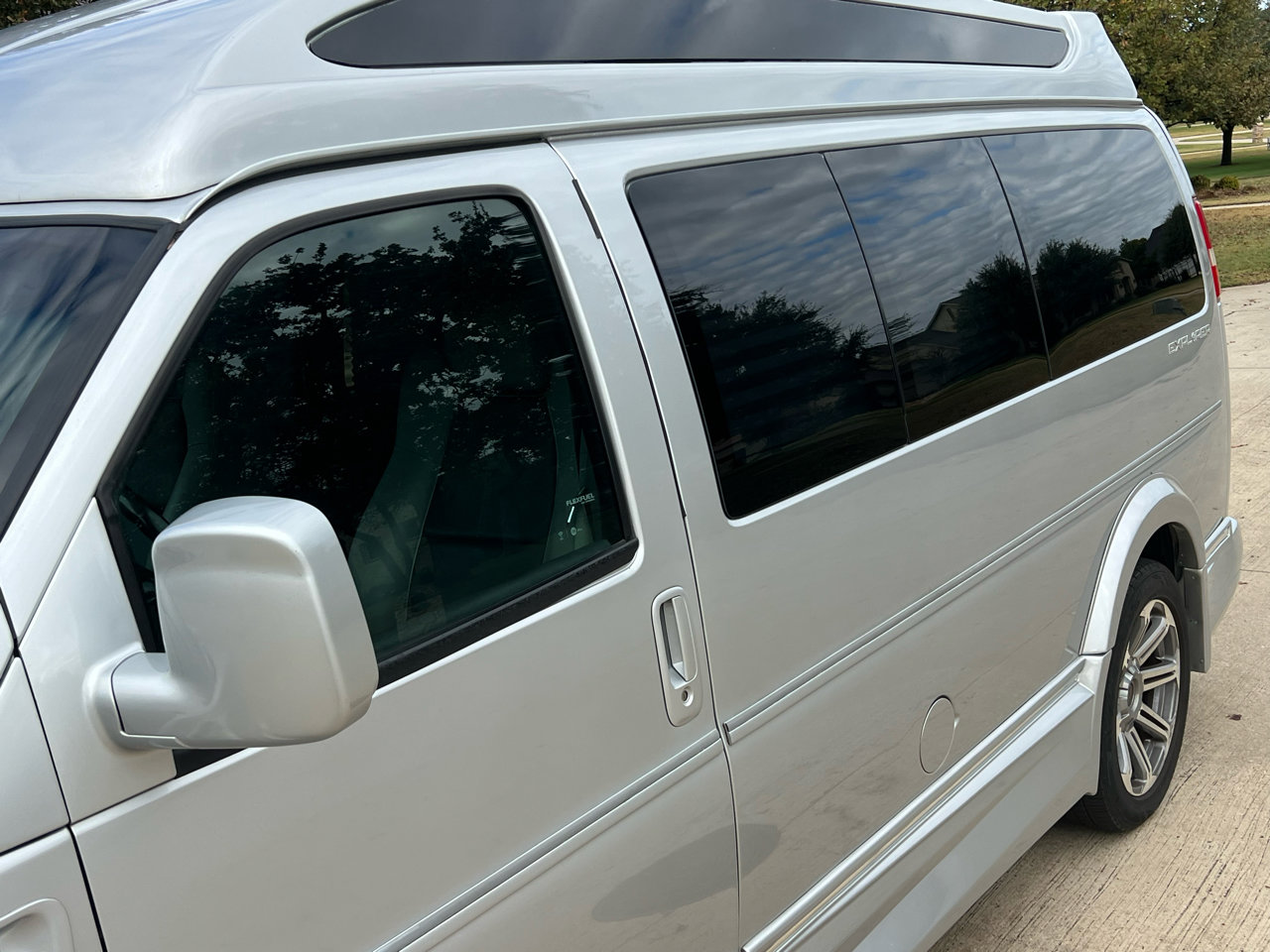 Used 2018 Chevrolet Express 2500 w/ Enhanced Convenience Package image 13