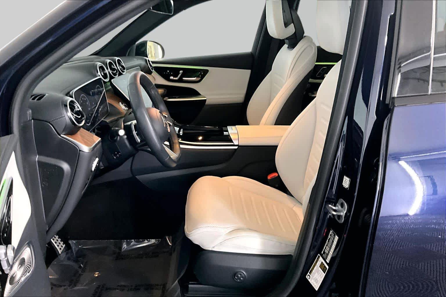 Used 2023 Mercedes-Benz GLC 300 4MATIC image 9