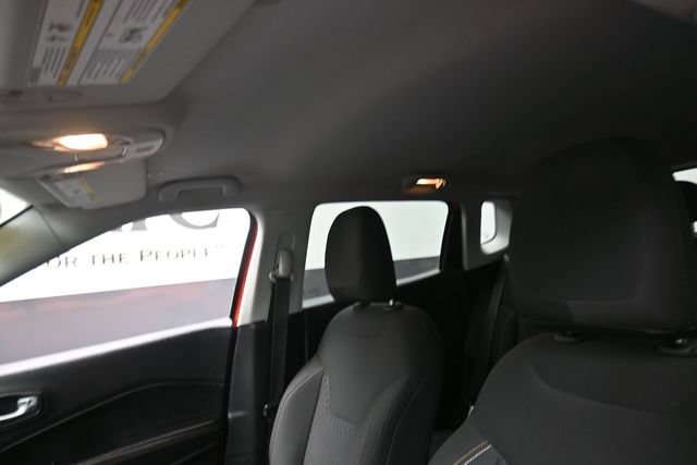 Used 2018 Jeep Compass Sport w/ Cold Weather Group AWD/4WD image 17