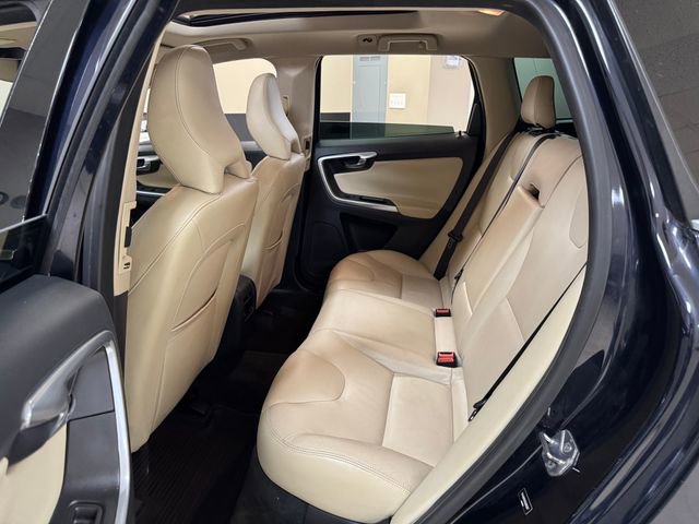 Used 2016 Volvo XC60 T6 Platinum w/ Climate Package image 21