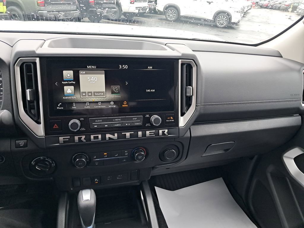 Certified 2025 Nissan Frontier SV image 40