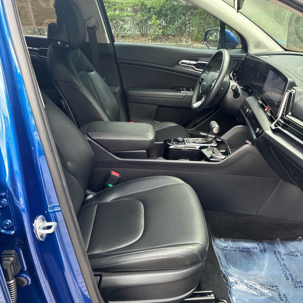 Used 2025 Kia Sportage SX FWD image 12