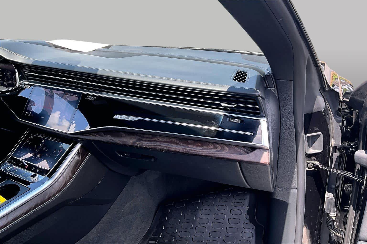 Used 2019 Audi Q8 Prestige AWD/4WD image 19