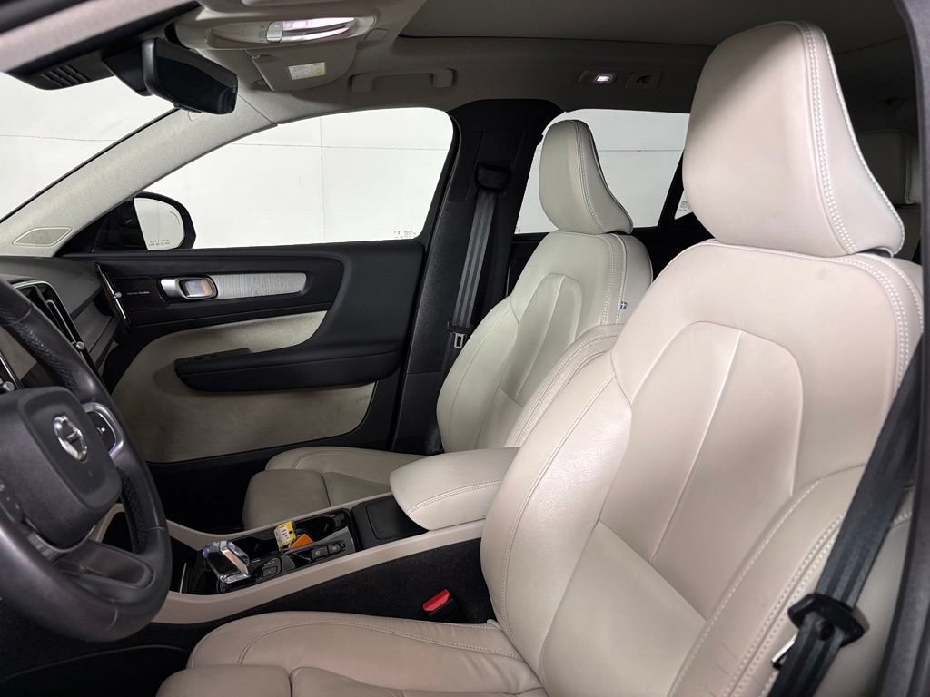 Used 2024 Volvo XC40 B5 Plus w/ Climate Package AWD/4WD image 18