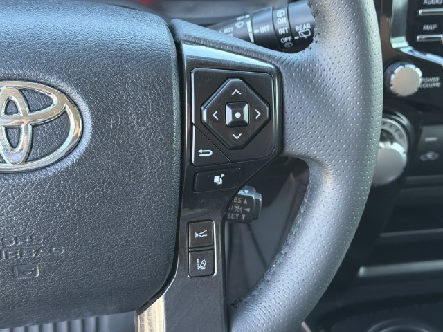 Used 2022 Toyota 4Runner TRD Off-Road AWD/4WD image 27