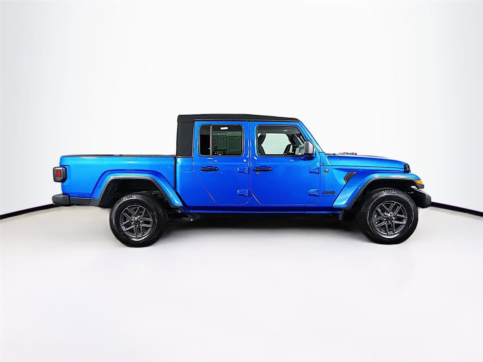 Used 2024 Jeep Gladiator Sport image 8