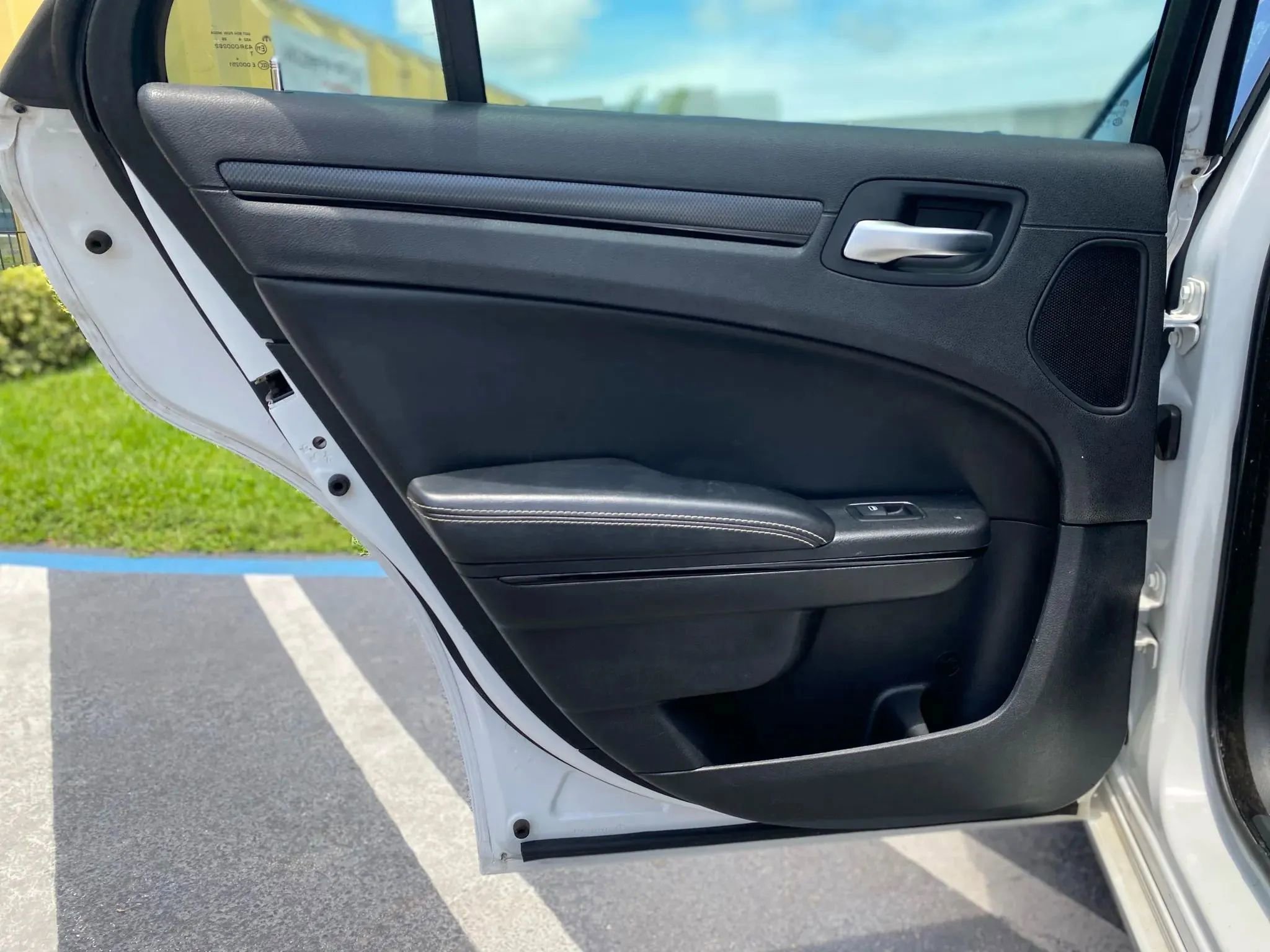 Used 2014 Chrysler 300 S image 31