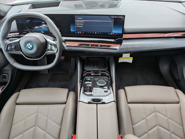 Used 2026 BMW i5 eDrive40 w/ Premium Package RWD image 16
