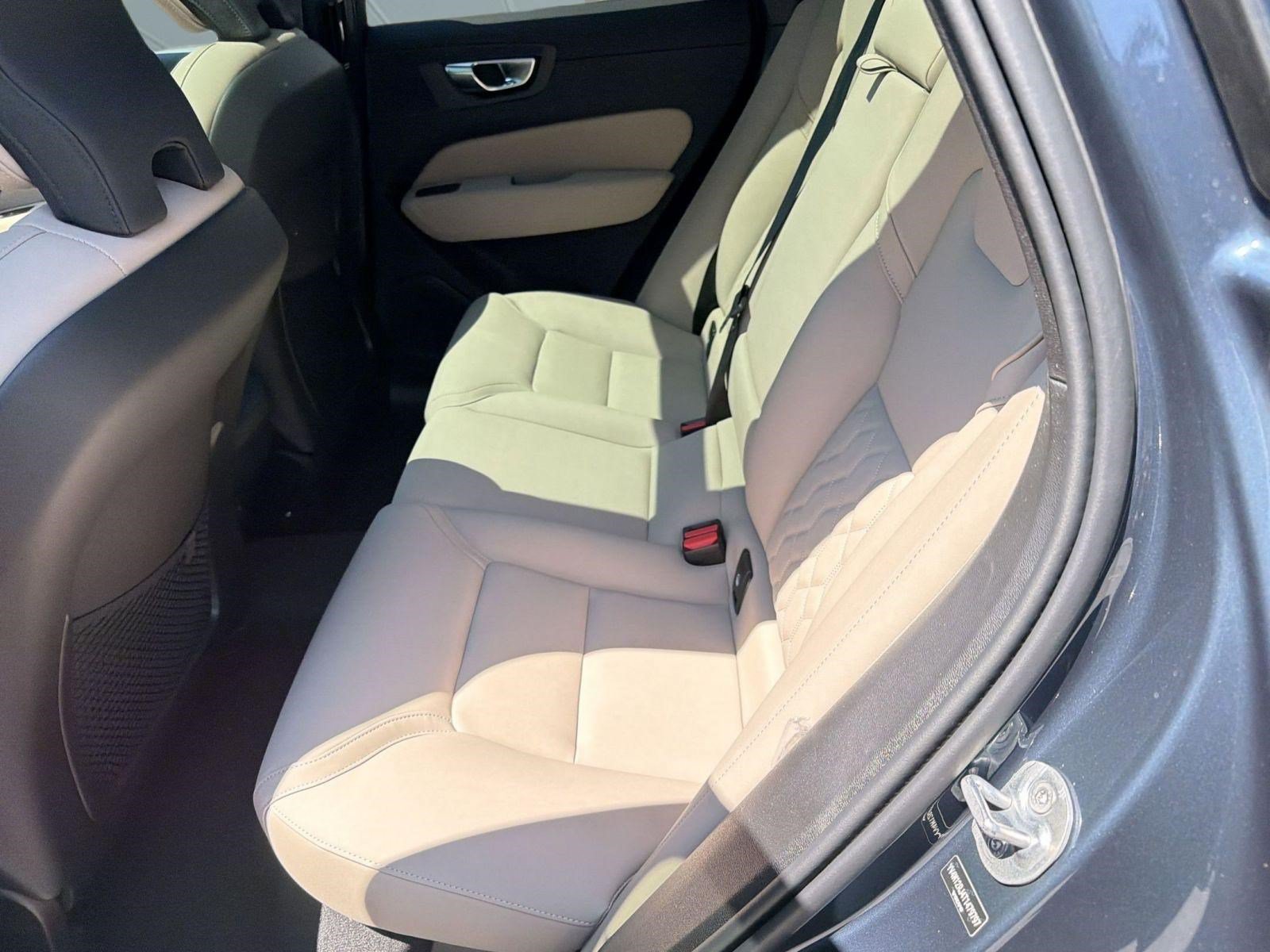 New 2026 Volvo XC60 B5 Core w/ Climate Package AWD/4WD image 15