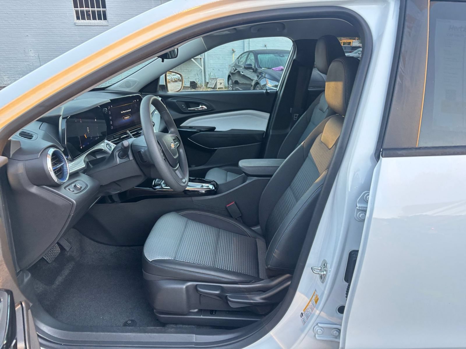Used 2026 Chevrolet Trax LT FWD image 26