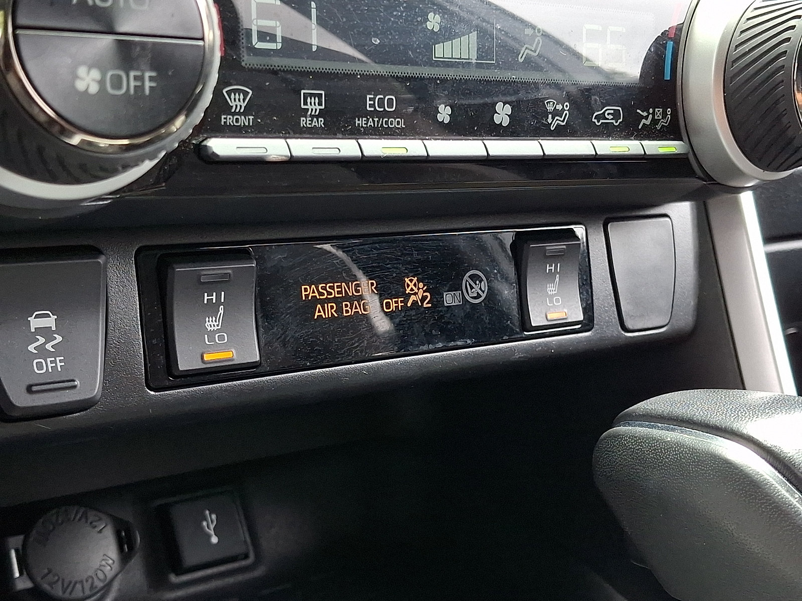 Used 2022 Toyota RAV4 SE AWD/4WD image 23