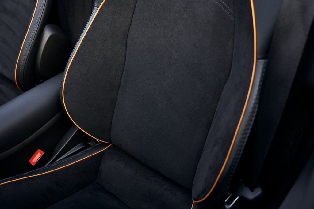 Used 2025 McLaren Artura Spider image 41