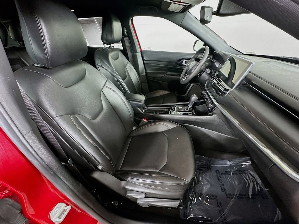 Certified 2023 Jeep Compass Limited image 38