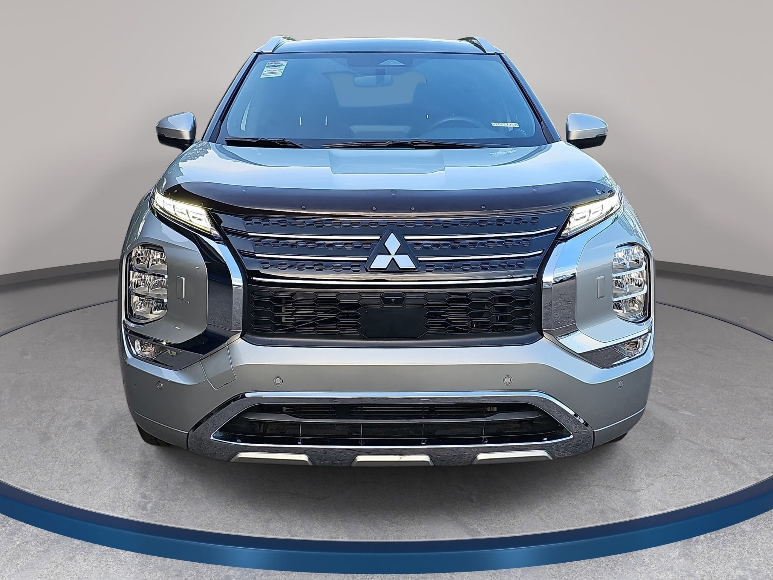 Used 2024 Mitsubishi Outlander SEL AWD/4WD image 2