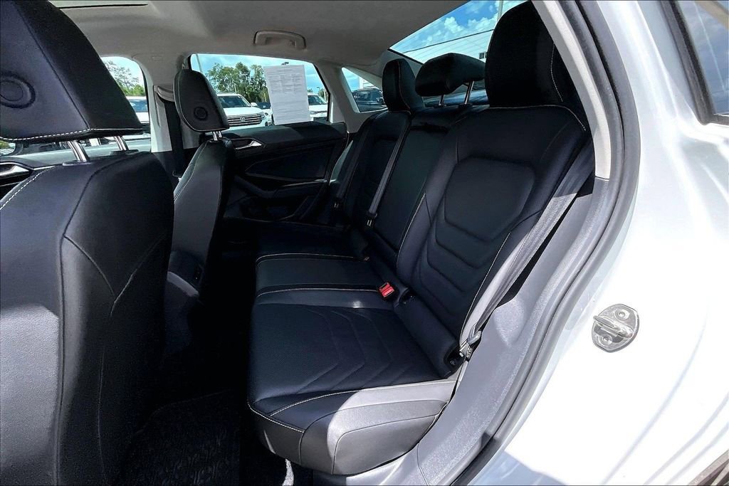 Certified 2022 Volkswagen Jetta SEL FWD image 17