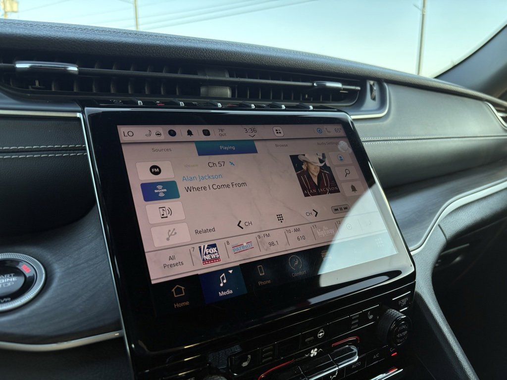 Used 2024 Jeep Grand Cherokee Limited w/ Trailer Tow Package image 16