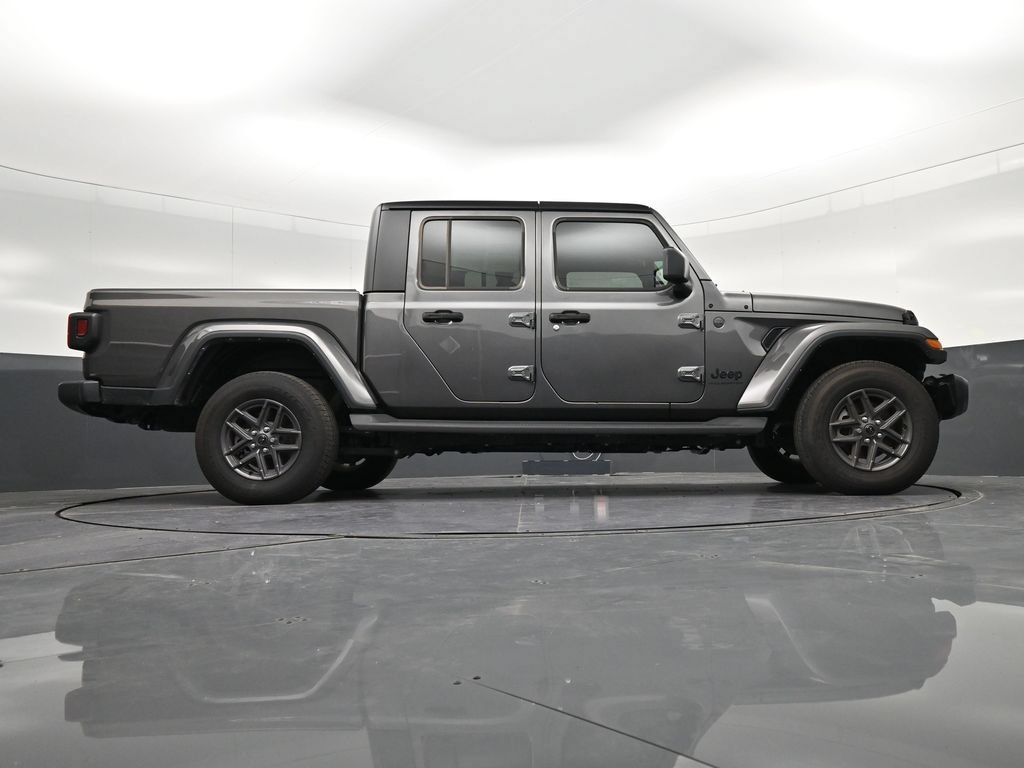 Used 2025 Jeep Gladiator Sport AWD/4WD image 28