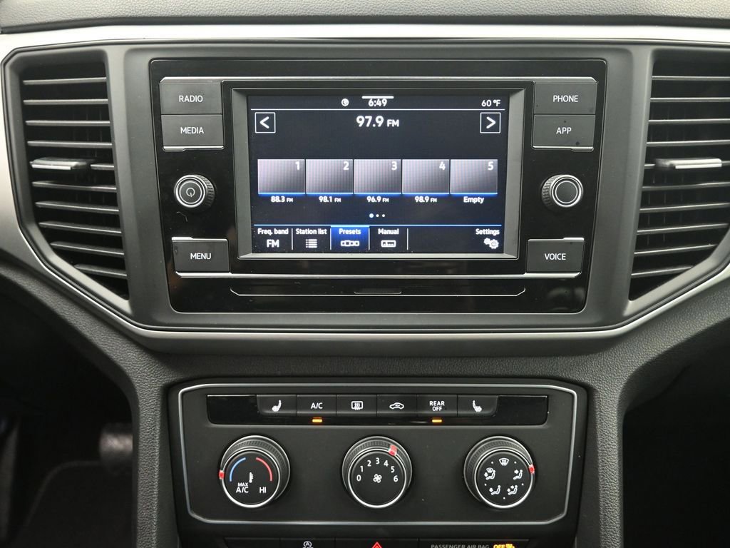 Certified 2023 Volkswagen Atlas SE image 11