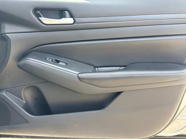 Used 2024 Nissan Altima 2.5 SV FWD image 18
