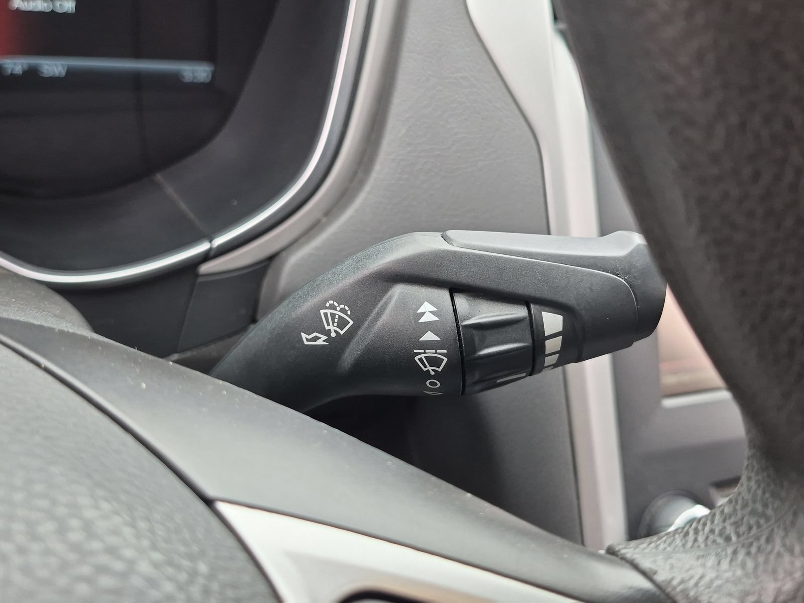 Used 2014 Ford Fusion SE FWD image 23