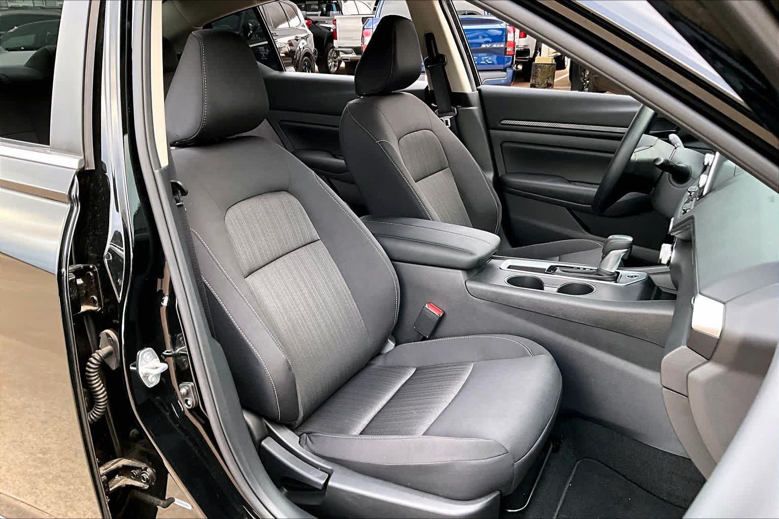 Certified 2025 Nissan Altima 2.5 S FWD image 8