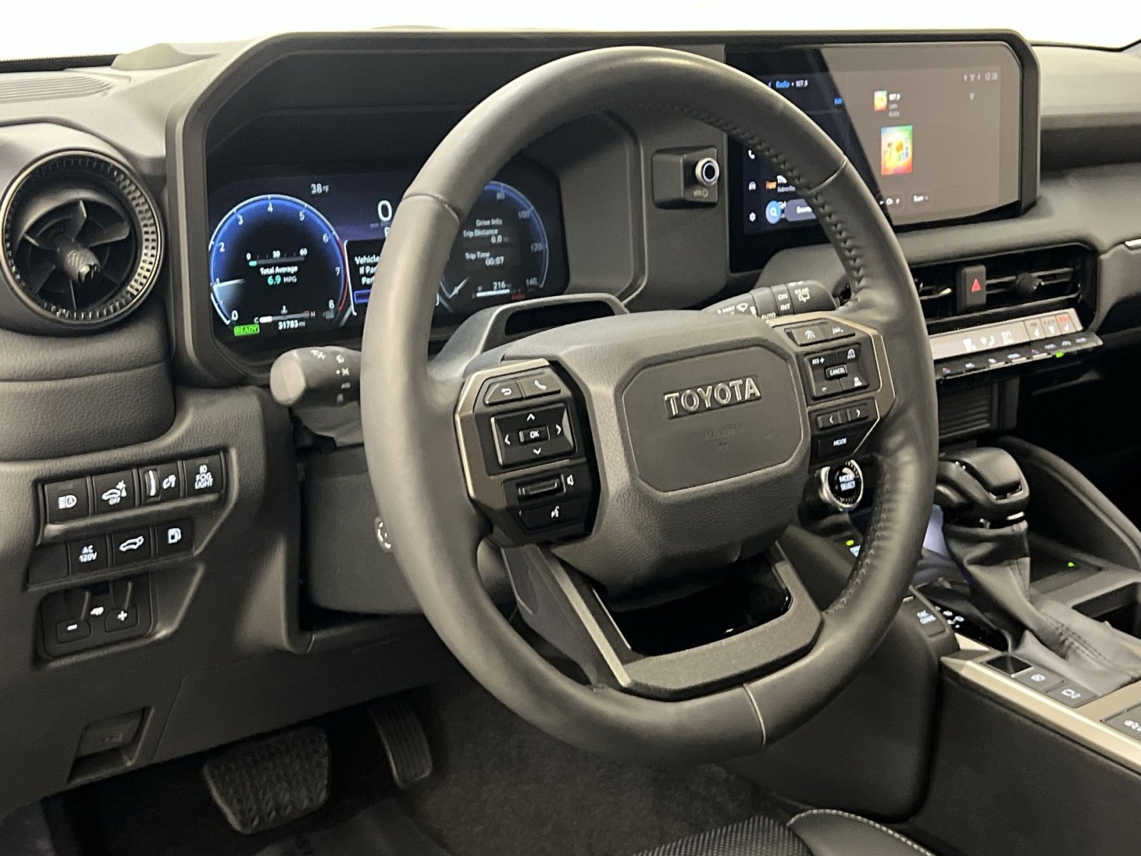 Used 2024 Toyota Land Cruiser image 14