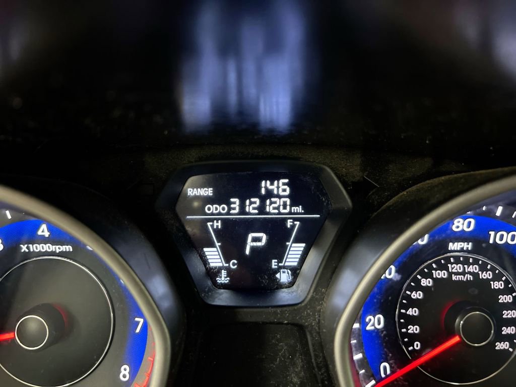 Used 2013 Hyundai Elantra Limited FWD image 13