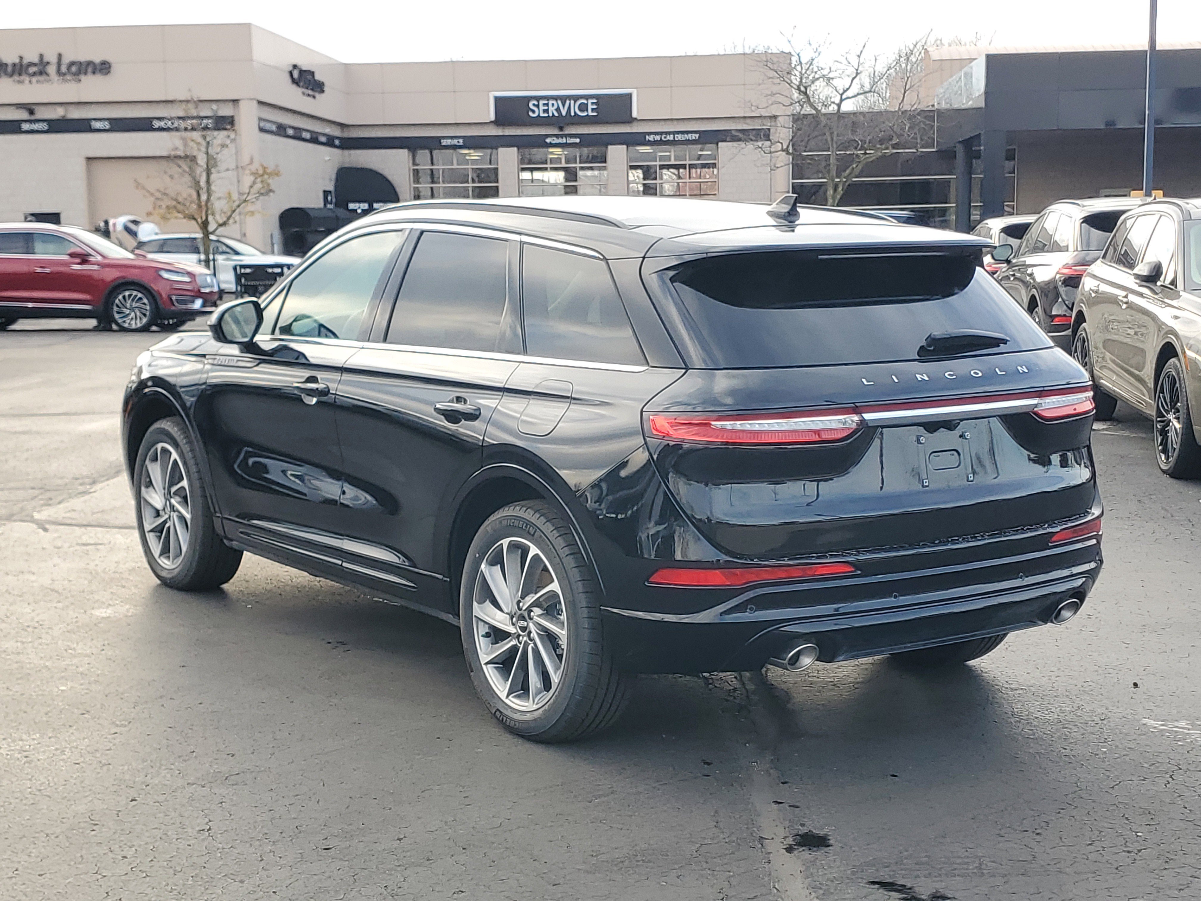 New 2025 Lincoln Corsair Grand Touring image 3