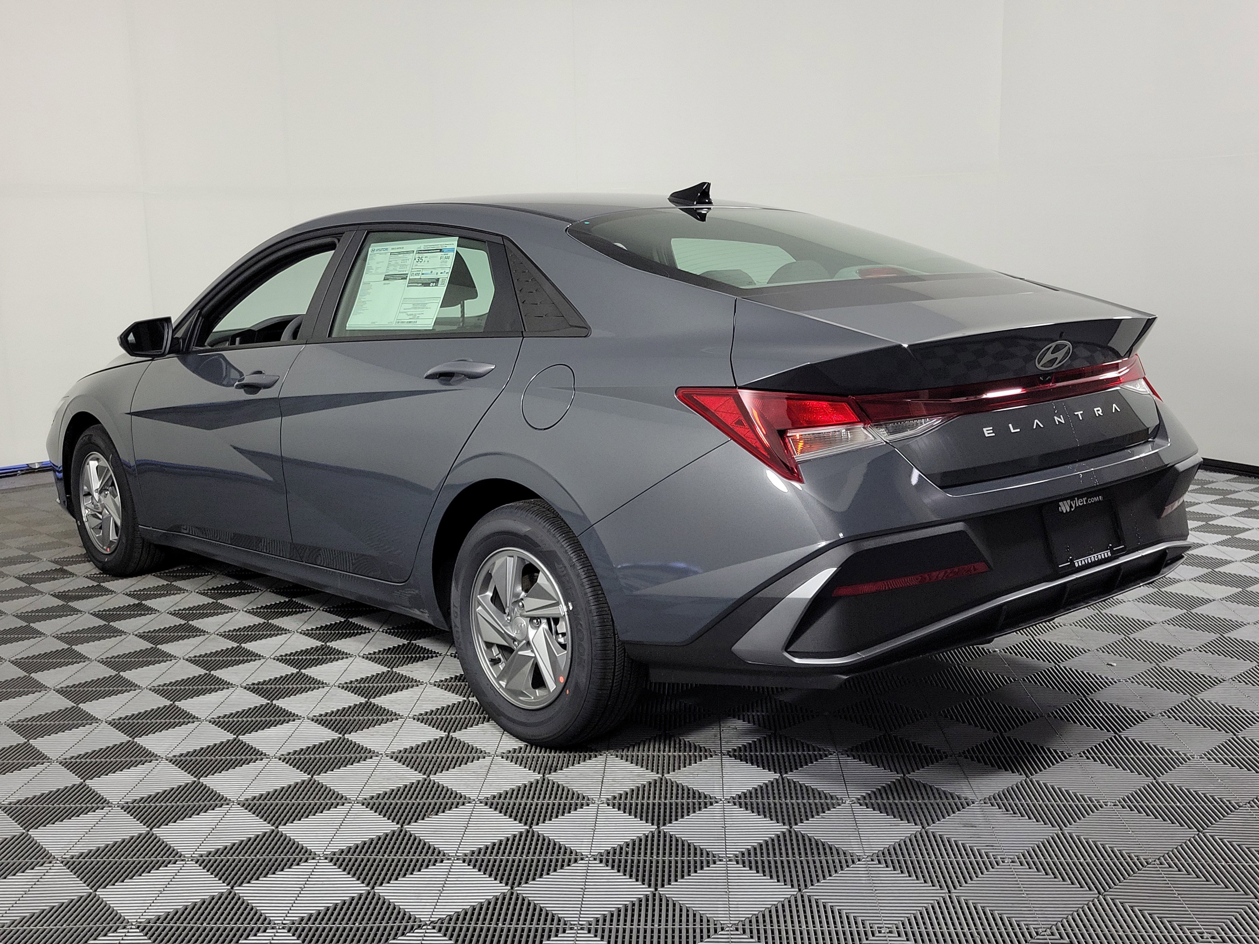 New 2026 Hyundai Elantra SE image 38
