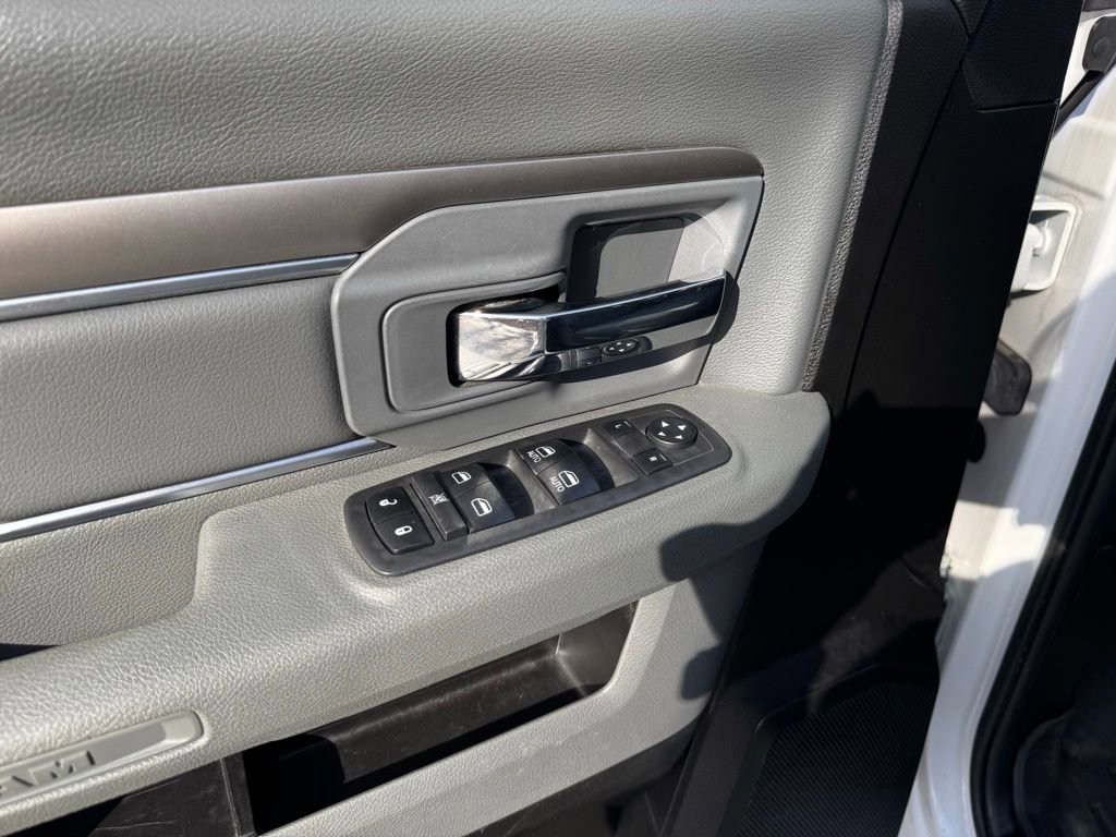 Used 2019 RAM 1500 Classic SLT image 14