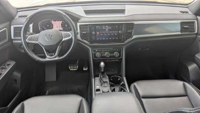 Used 2022 Volkswagen Atlas Cross Sport SEL R-Line image 16