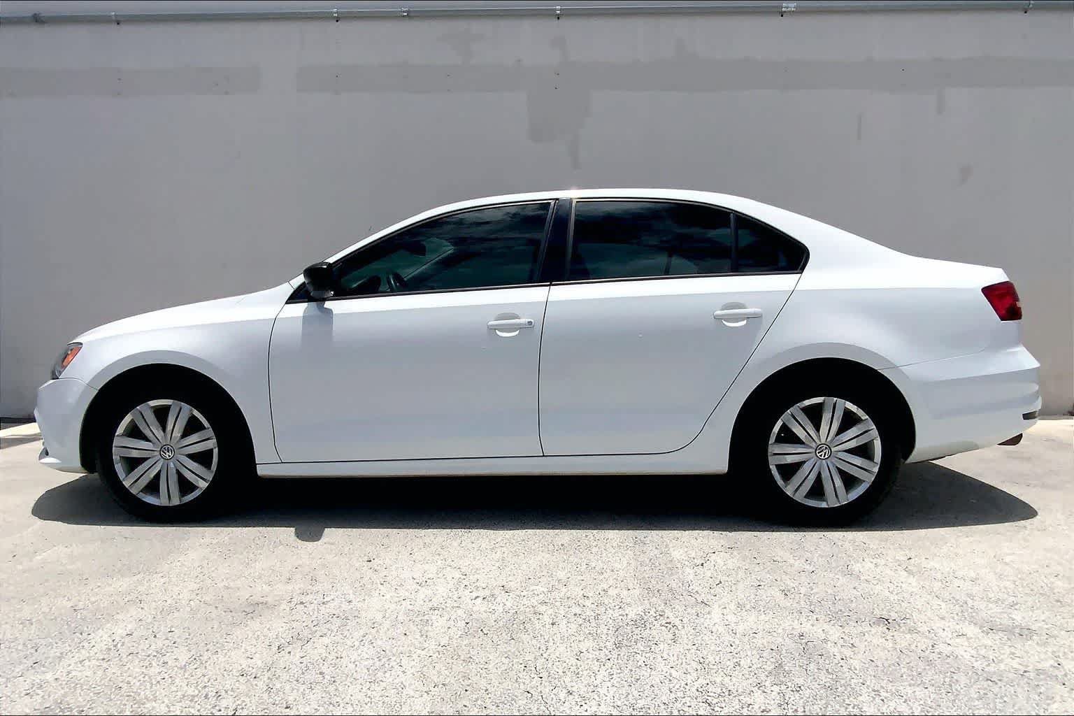 Used 2015 Volkswagen Jetta TDI S FWD image 3