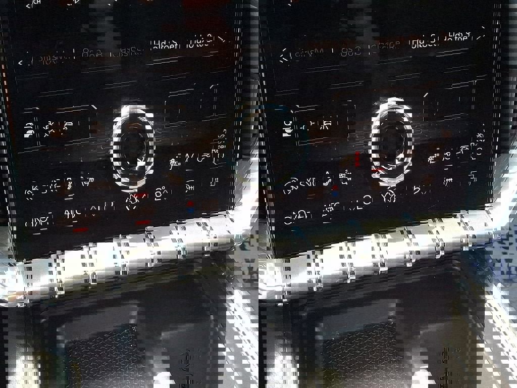 Certified 2024 GMC Acadia Elevation w/ Luxury Package image 17