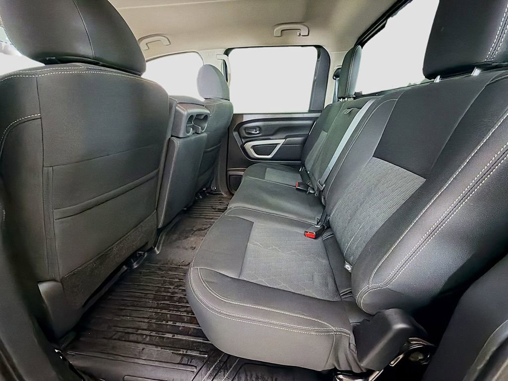 Used 2017 Nissan Titan SV image 18