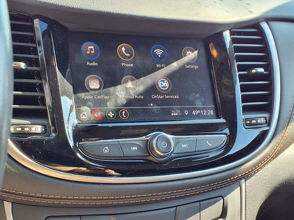 Used 2022 Chevrolet Trax LT w/ LT Convenience Package image 11