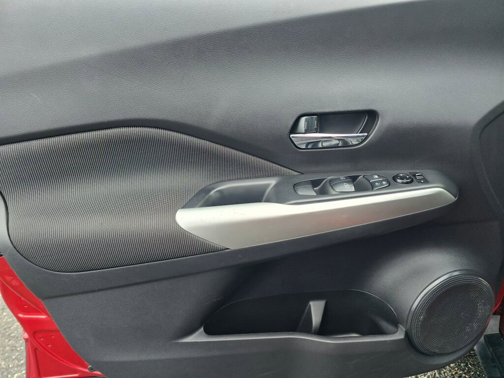 Used 2020 Nissan Kicks SV image 14