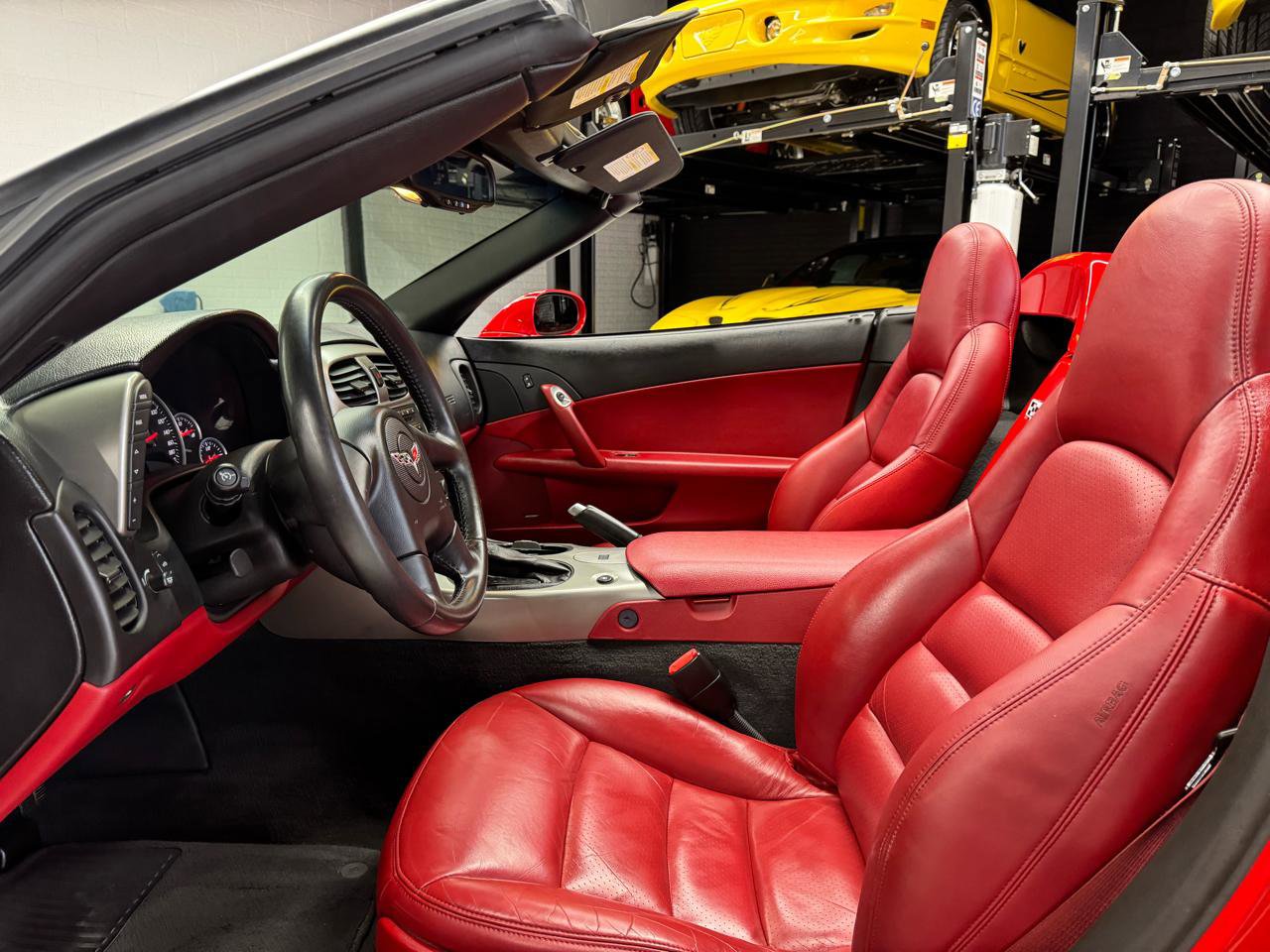 Used 2005 Chevrolet Corvette Convertible w/ Preferred Equipment Group image 40