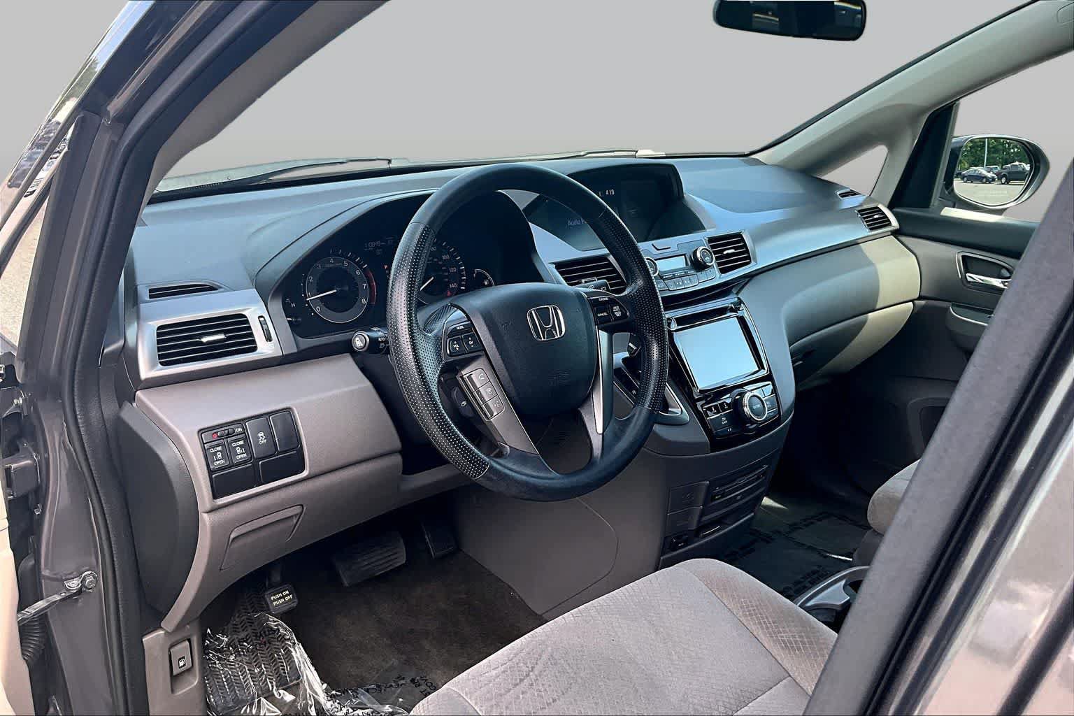 Used 2016 Honda Odyssey SE image 17