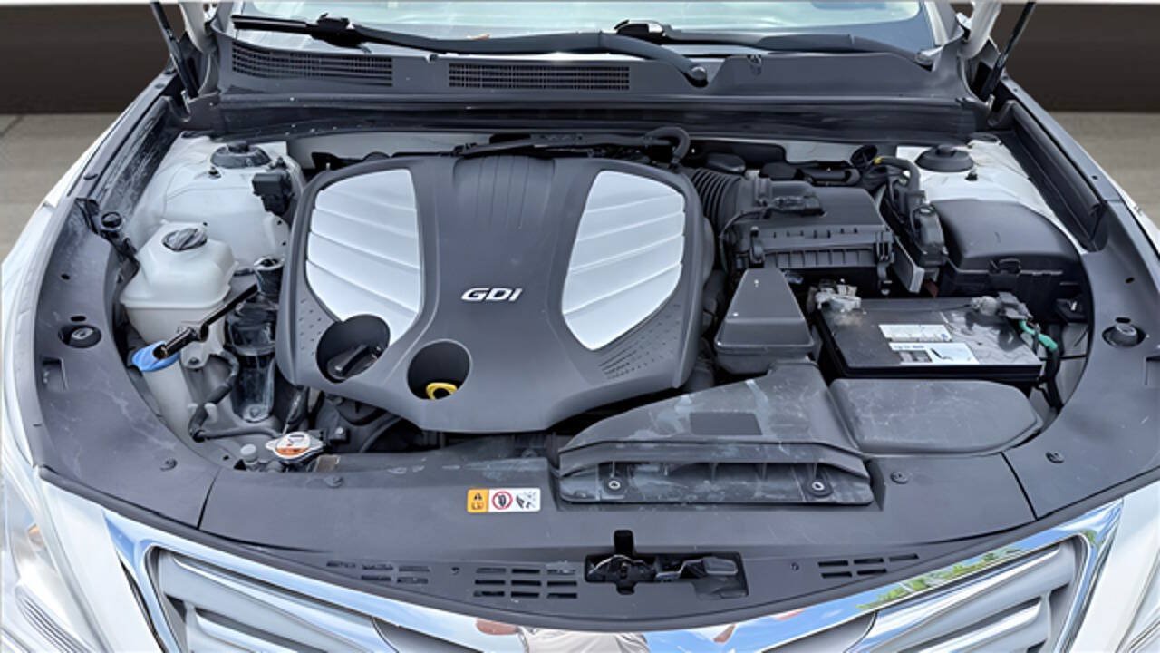 Used 2014 Hyundai Azera Limited FWD image 3