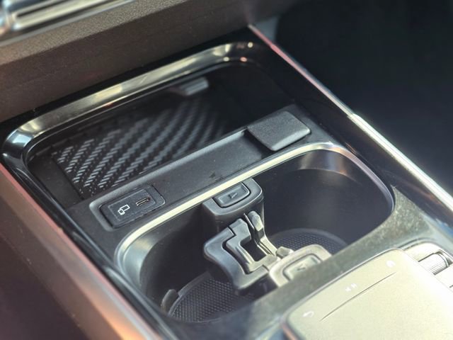 Used 2021 Mercedes-Benz GLB 250 4MATIC w/ Premium Package image 30