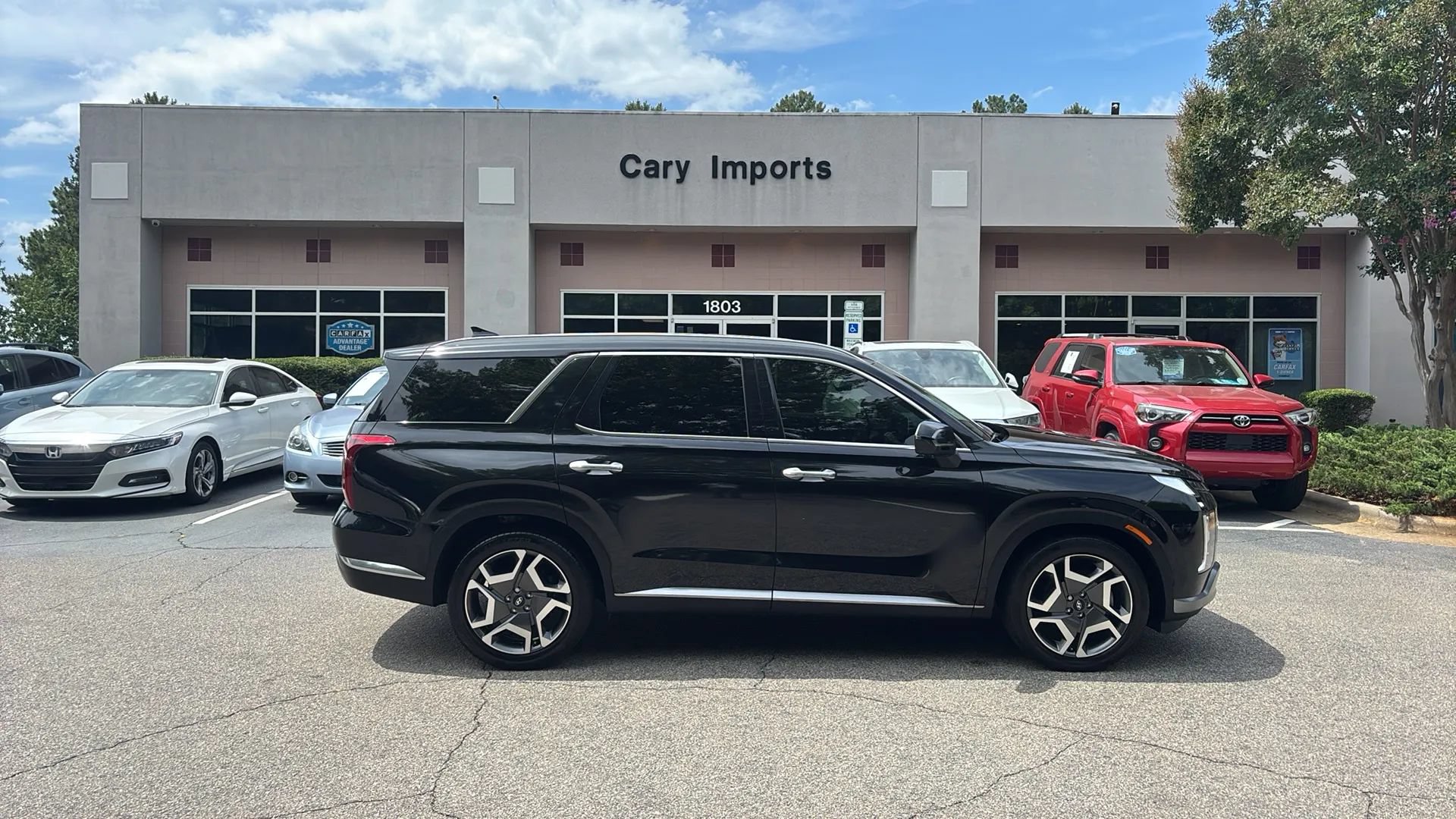 Used 2024 Hyundai Palisade Limited FWD image 4