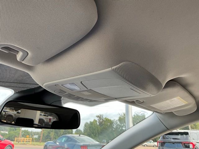 Used 2024 Ford Edge SE w/ Black Appearance Package image 18