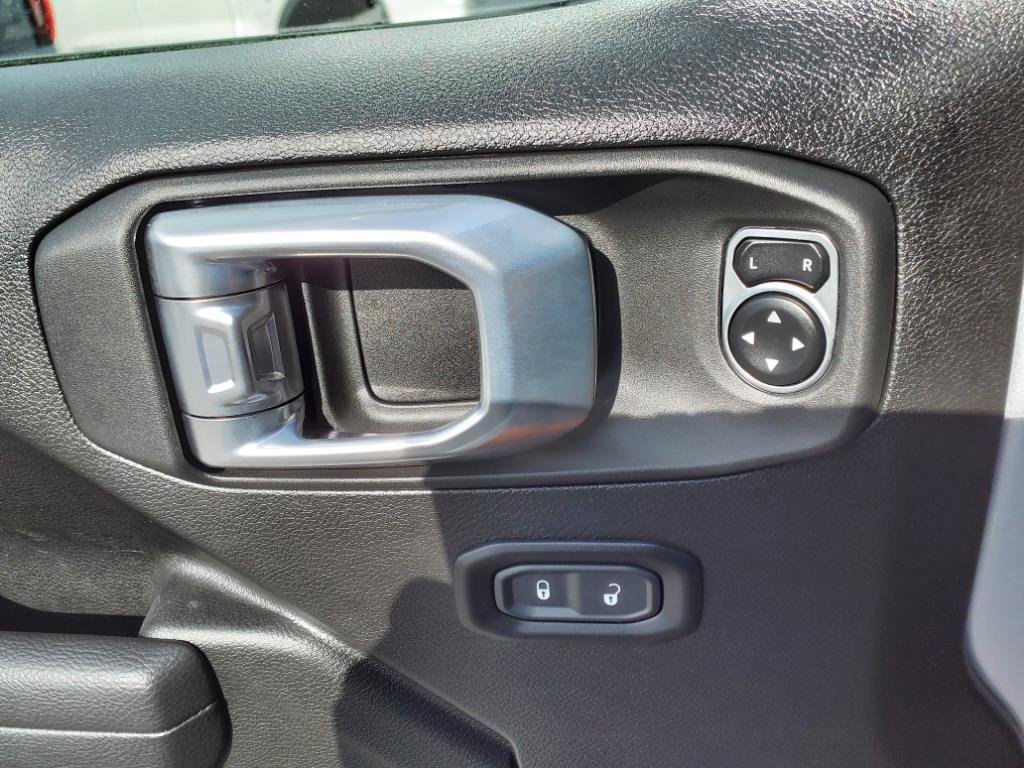 Used 2024 Jeep Wrangler Unlimited w/ Convenience Group AWD/4WD image 20