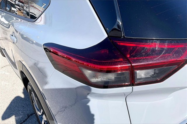 Certified 2023 Nissan Rogue SL w/ SL Premium Package image 28