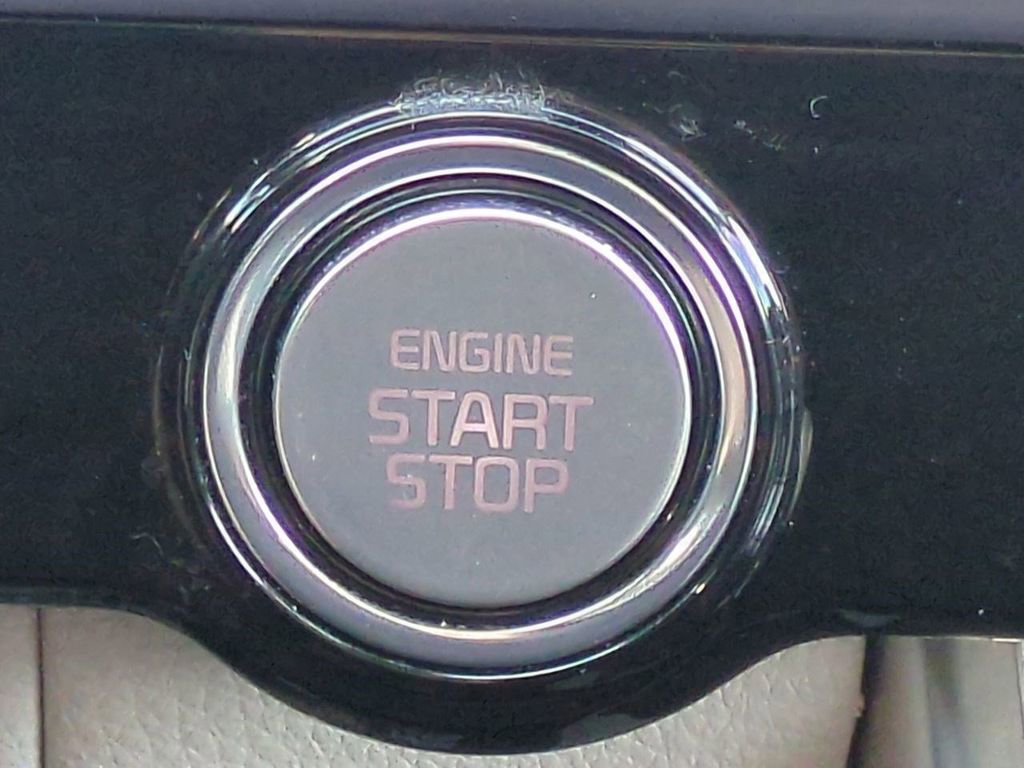 Used 2023 Kia Carnival SX Prestige image 30